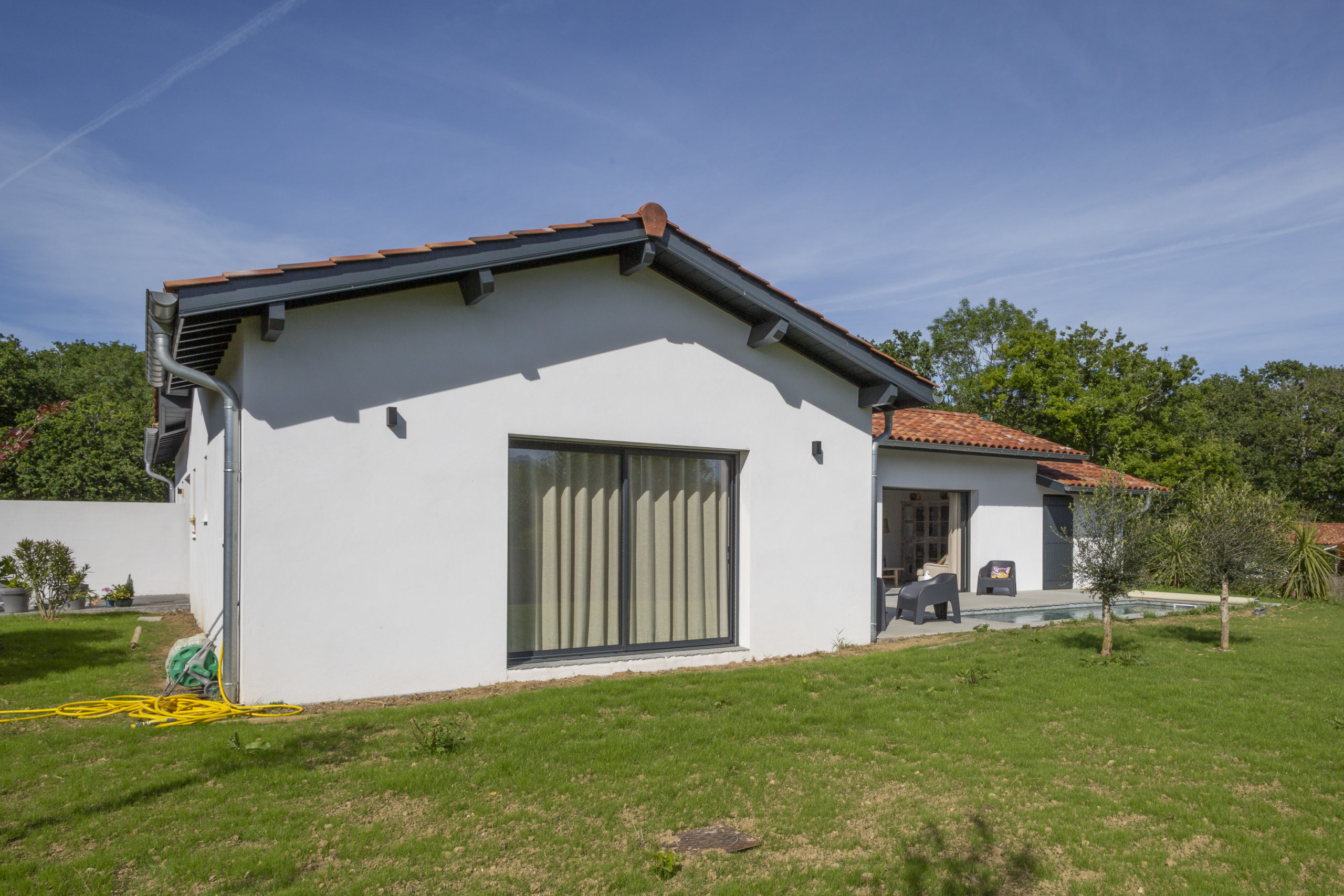 Atelier-Plurielles-Architectures-Construction maison Basque à Hendaye- extérieur