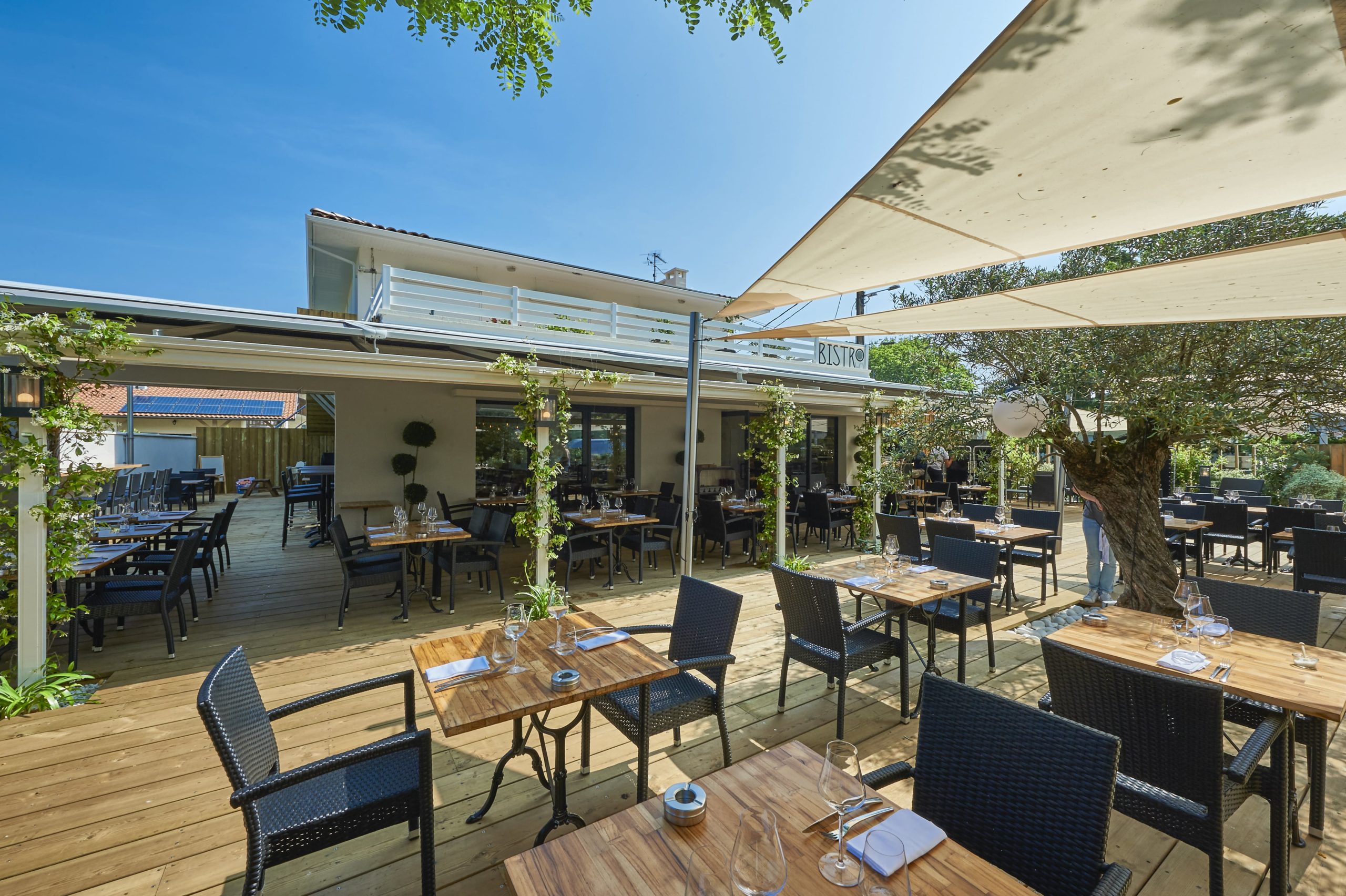 Atelier Plurielles Architectures Rénovation restaurant Gujan Mestras - terrasse