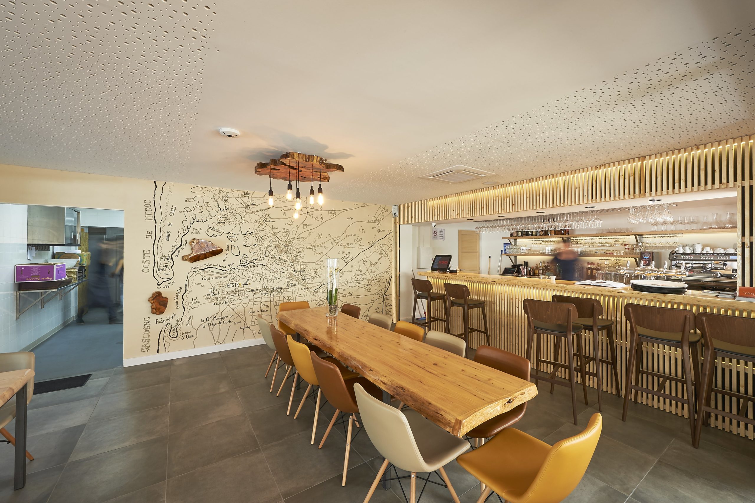 Atelier Plurielles Architectures Rénovation restaurant Gujan Mestras - bar