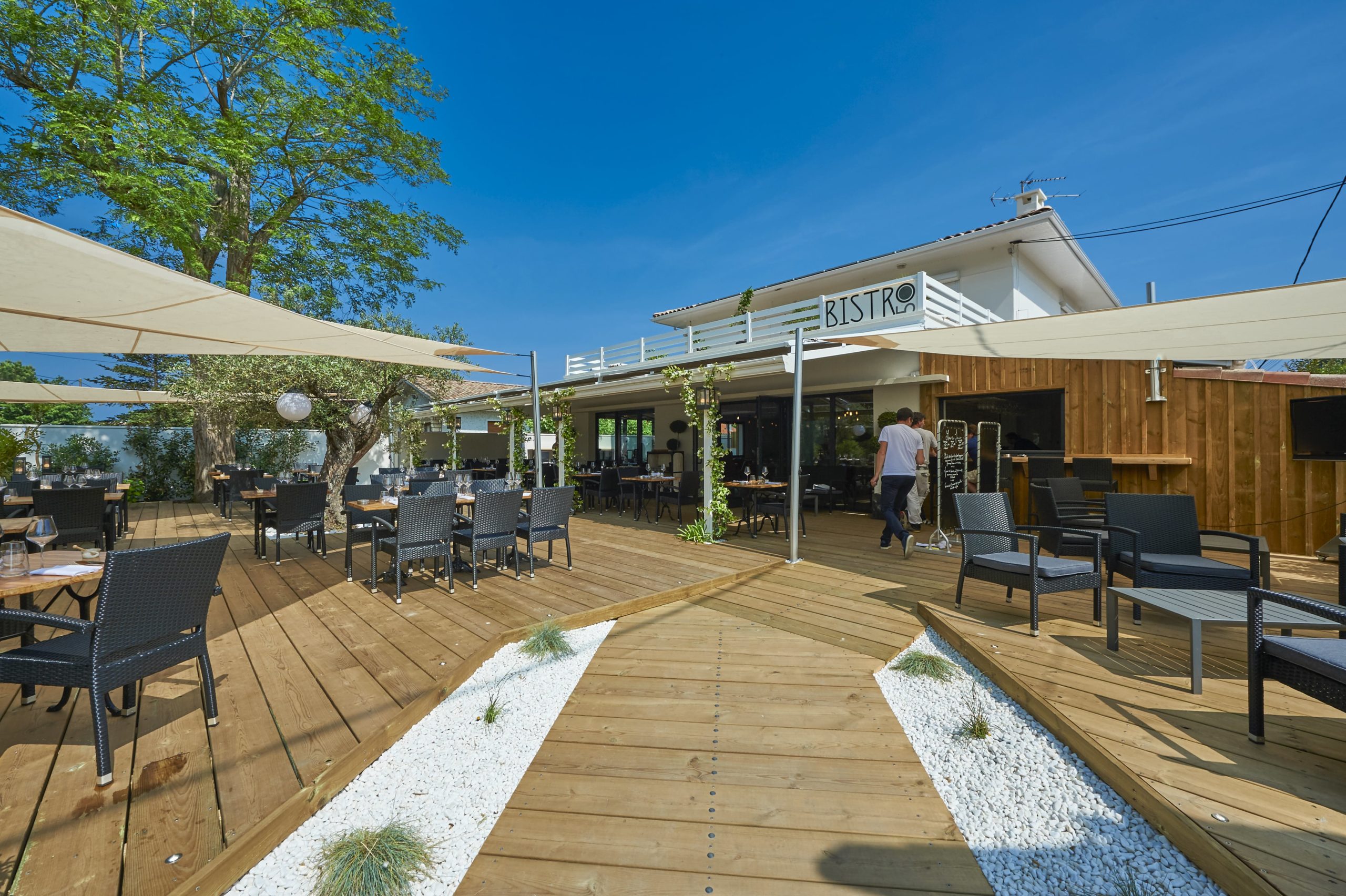 Atelier Plurielles Architectures Rénovation restaurant Gujan Mestras - terrasse